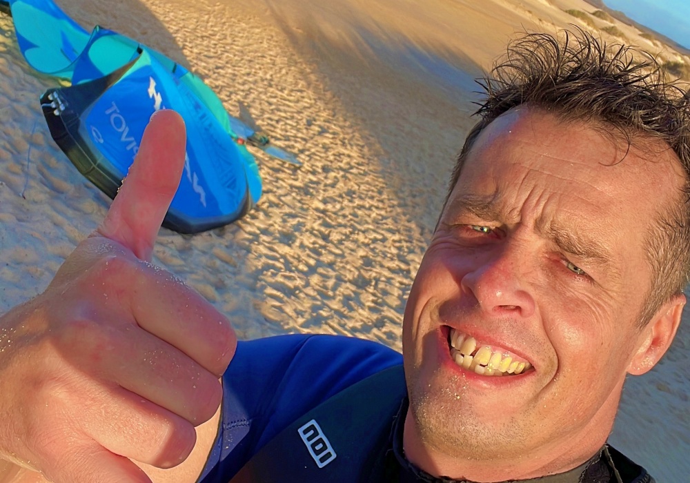 fuerte%20dag%201%20onno%20kitesurfen.JPG